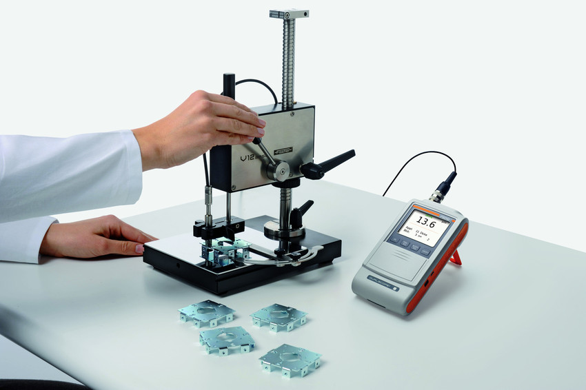 Measuring coating thickness of samples using Fischer FMP Gauge and Measurement Stand